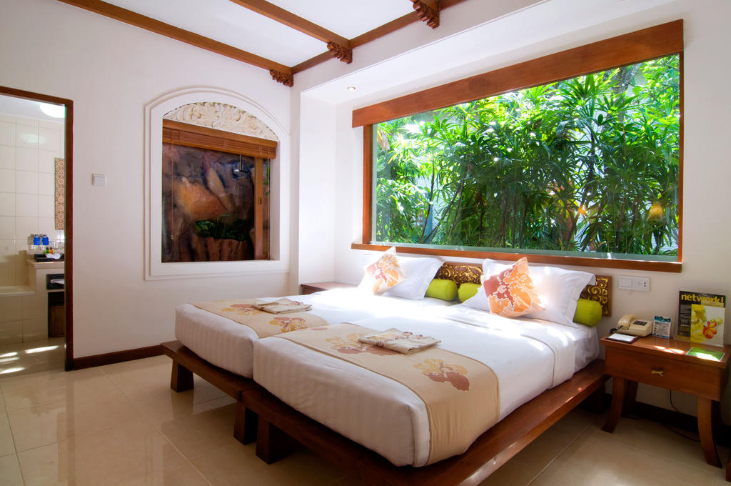 Відпочинок в готелі Bali Mandira Beach Resort & Spa Легіан Індонезія
