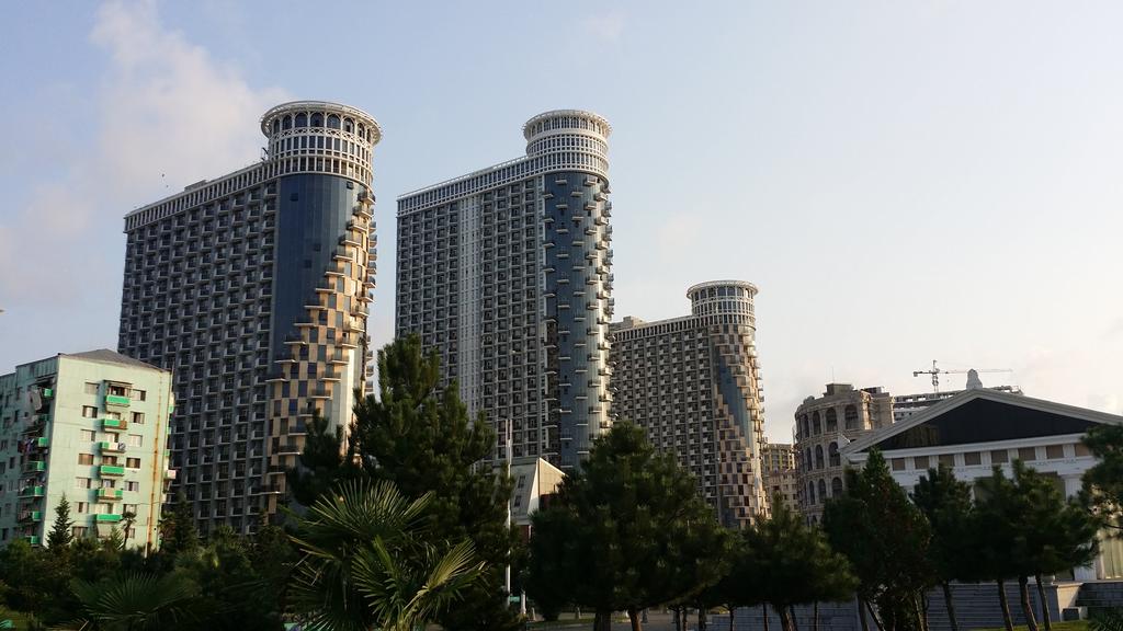 Silk Road Sea Towers Batumi, APP, zdjęcia