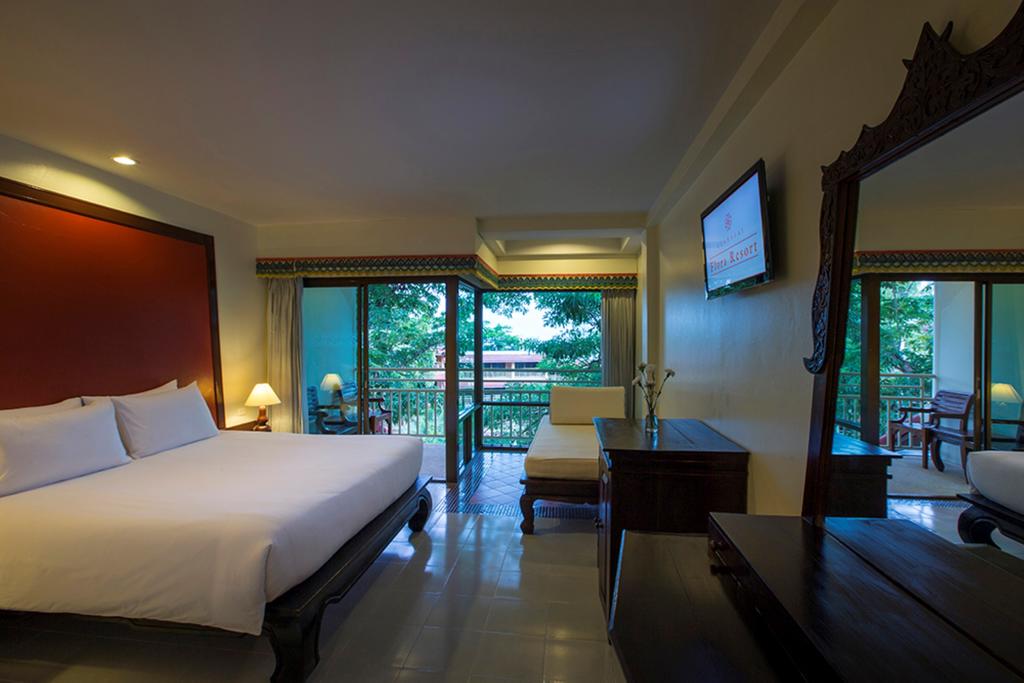 Відгуки про готелі Chanalai Flora Resort