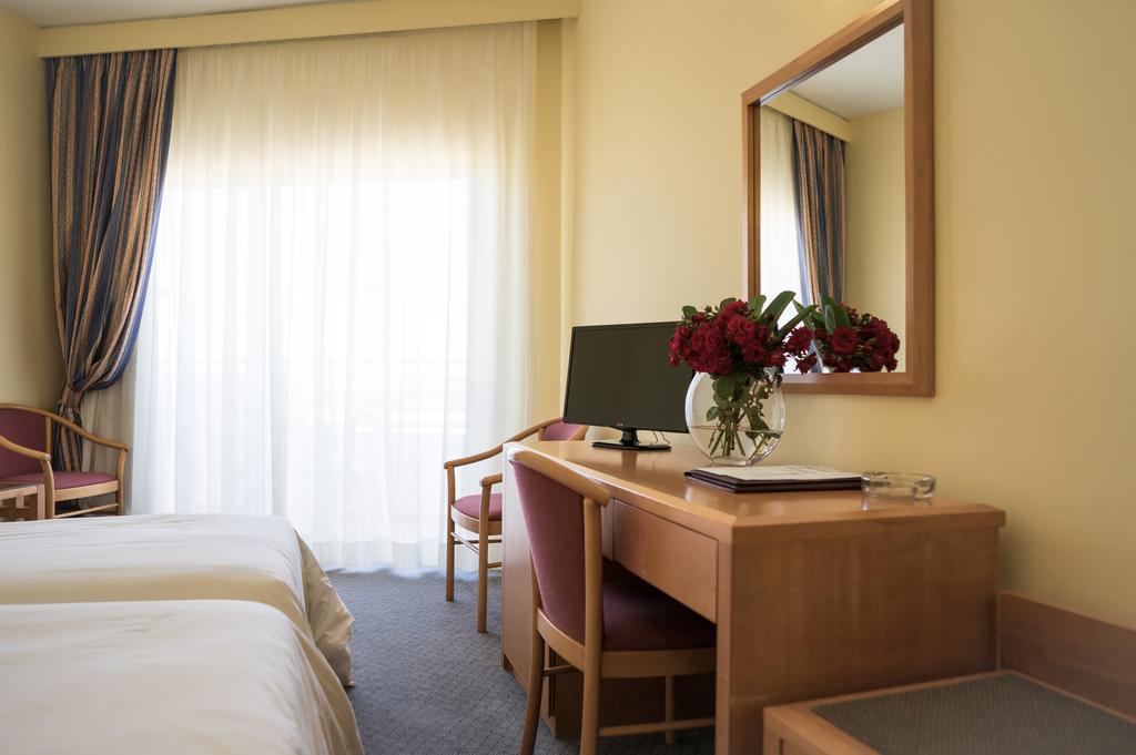 Горящие туры в отель Aloe Hotel Пафос
