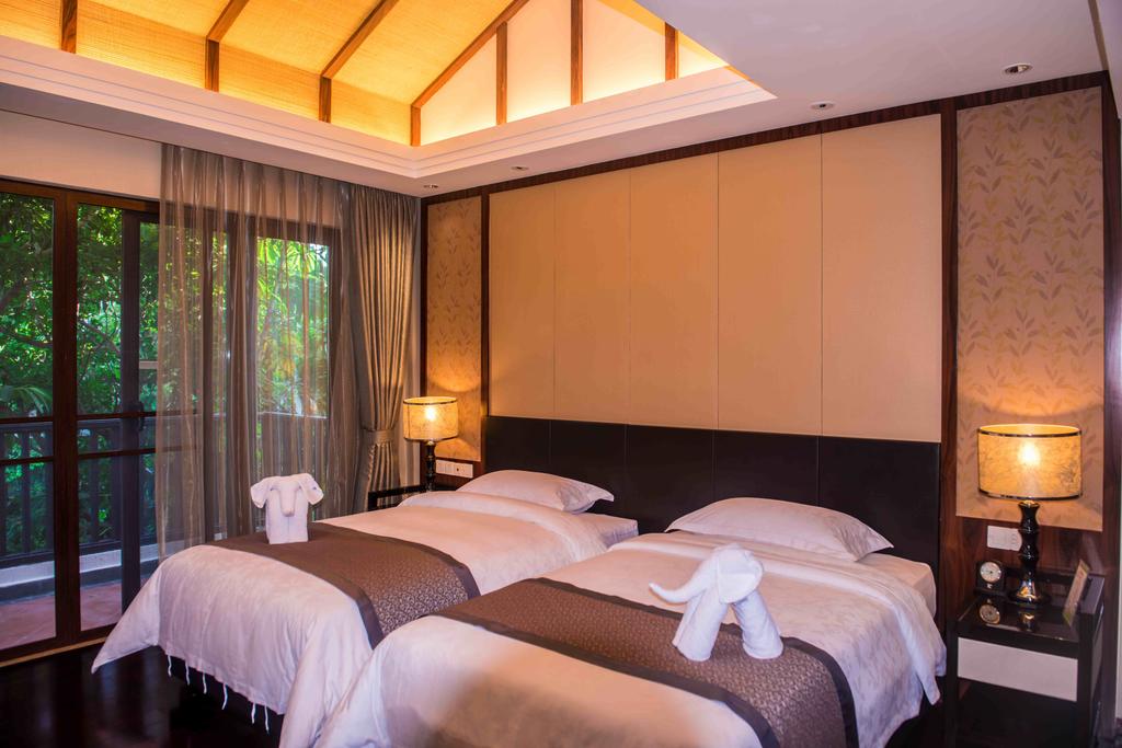 Цены в отеле Pearl River Nantian Hotspring Resort (Nantian Resort Spa,Zhujiang Nantian Resort)