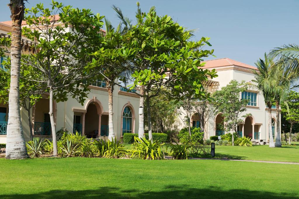 Recenzje hoteli, Al Raha Beach Hotel