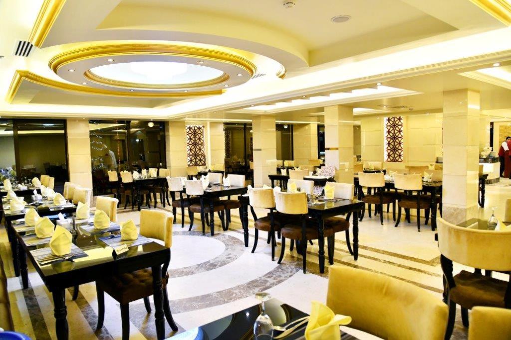 Ras Al Khaimah Hotel cena
