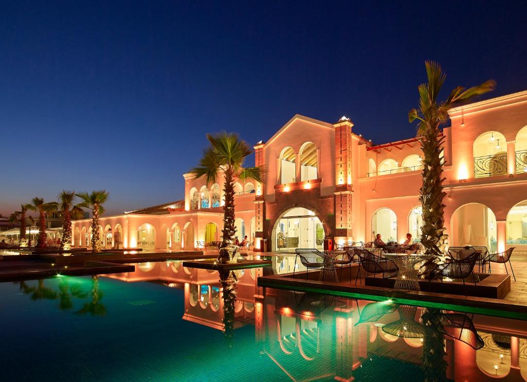 Відгуки про готелі Anemos Luxury Grand Resort