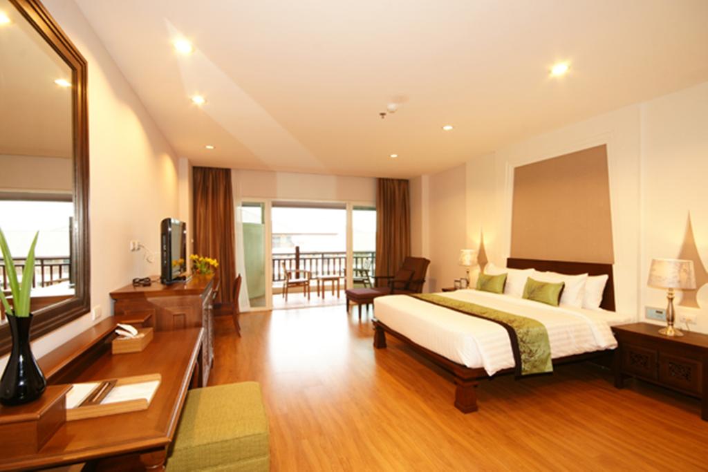 Відпочинок в готелі The Heritage Pattaya Beach Resort Паттайя