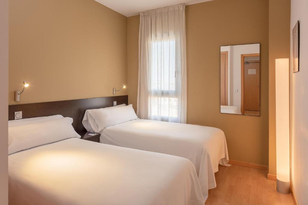 Madrid Airport Suites, Affiliated by Meliá (ex. Tryp Madrid Airport Suites), Мадрид