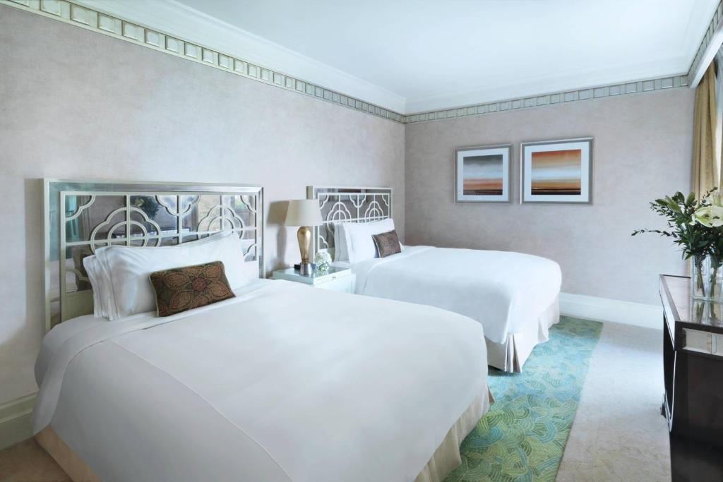 Відпочинок в готелі The Ritz Carlton Abu Dhabi Grand Canal Абу Дабі
