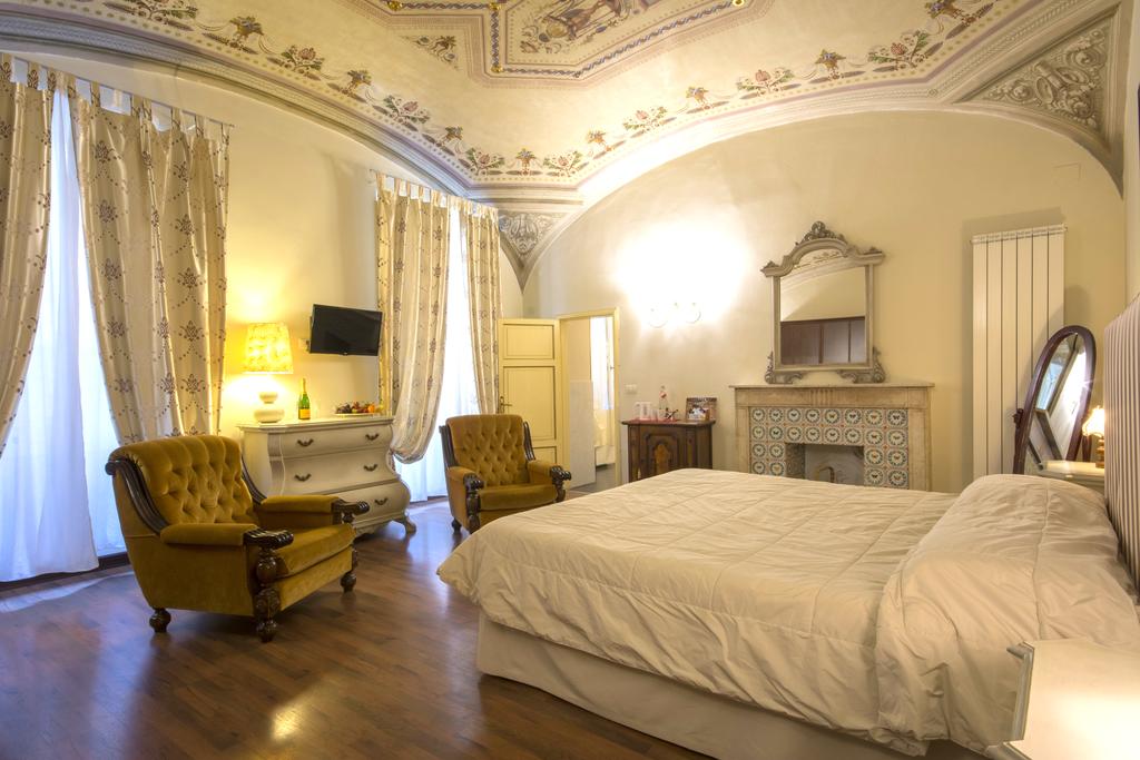 Palazzo Bulgarini, Италия, Сиена, туры, фото и отзывы