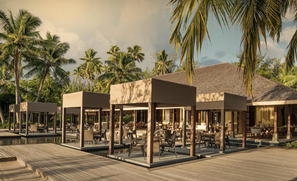 Odpoczynek w hotelu Four Seasons Resort Seychelles at Desroches Island Desroches (wyspa) Seszele