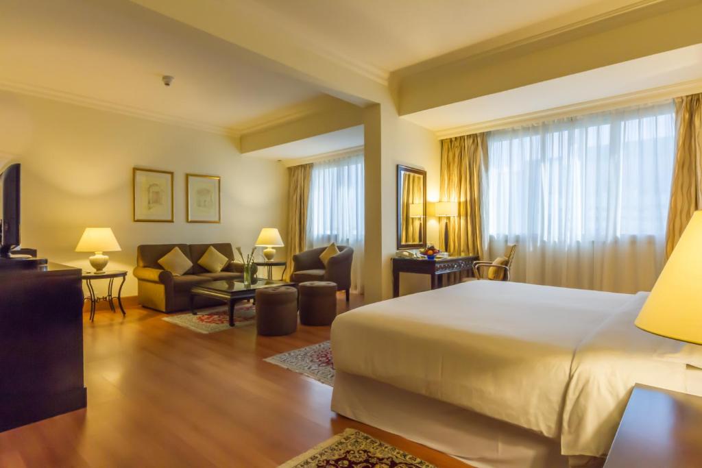 Отель, Дубай (город), ОАЭ, Grand Excelsior Hotel Deira (ex. Sheraton Deira)