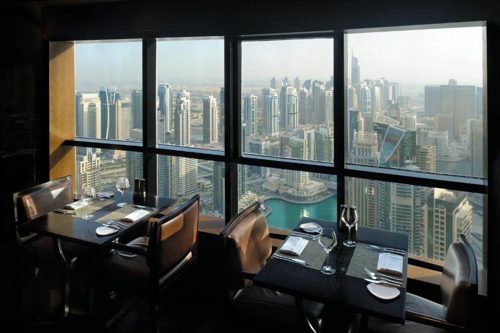 Dubai Marriott Harbour Hotel & Suites, розваги