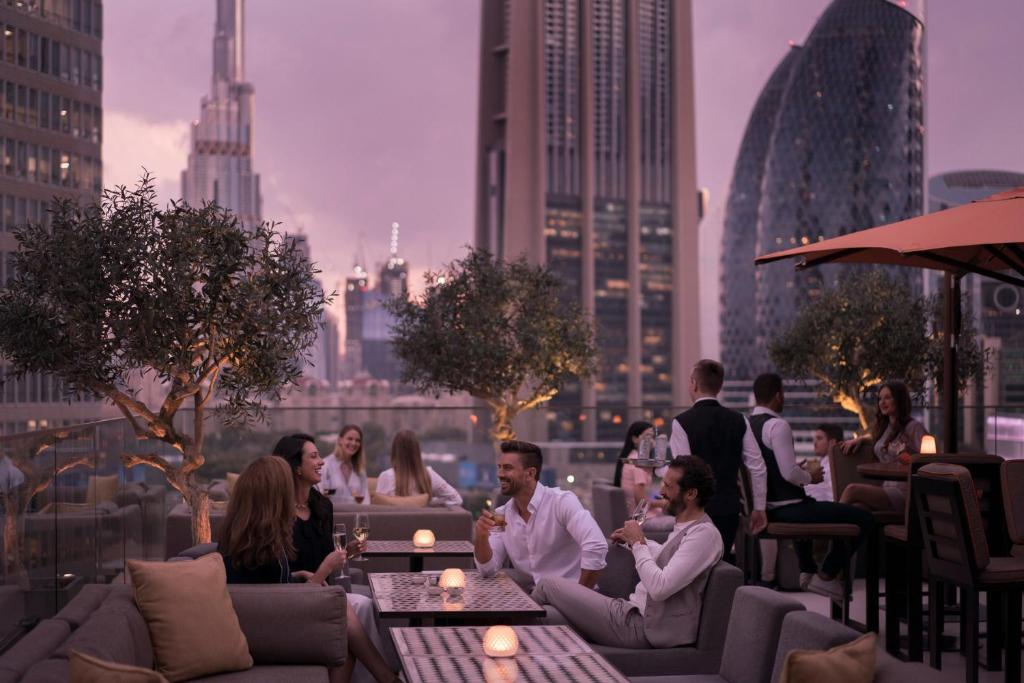 Готель, Дубай (місто), ОАЕ, Four Seasons Hotel Dubai International Financial Centre