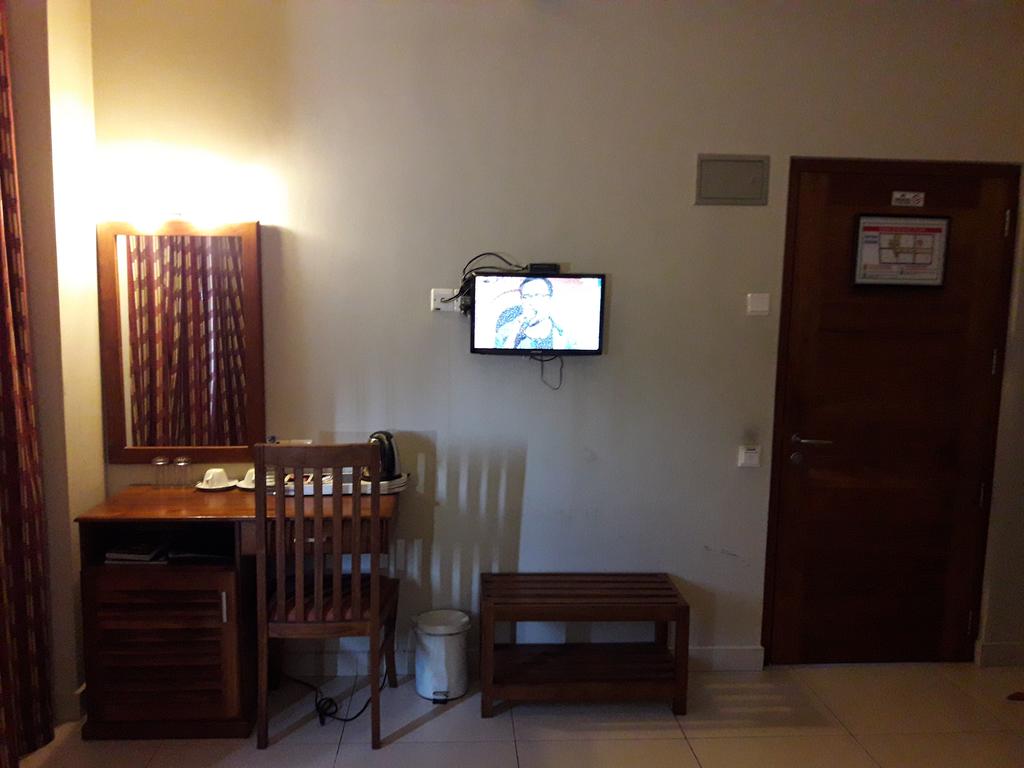 Port View City Hotel, Коломбо