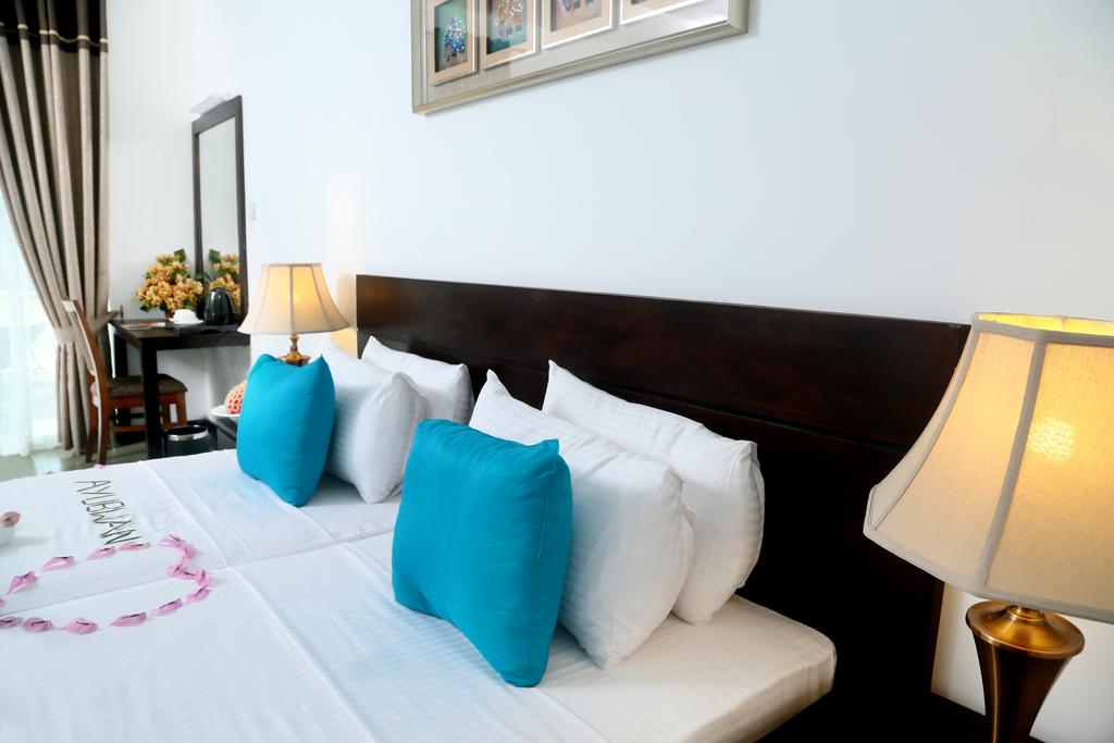 Горящие туры в отель Coco Royal Beach Resort Калутара