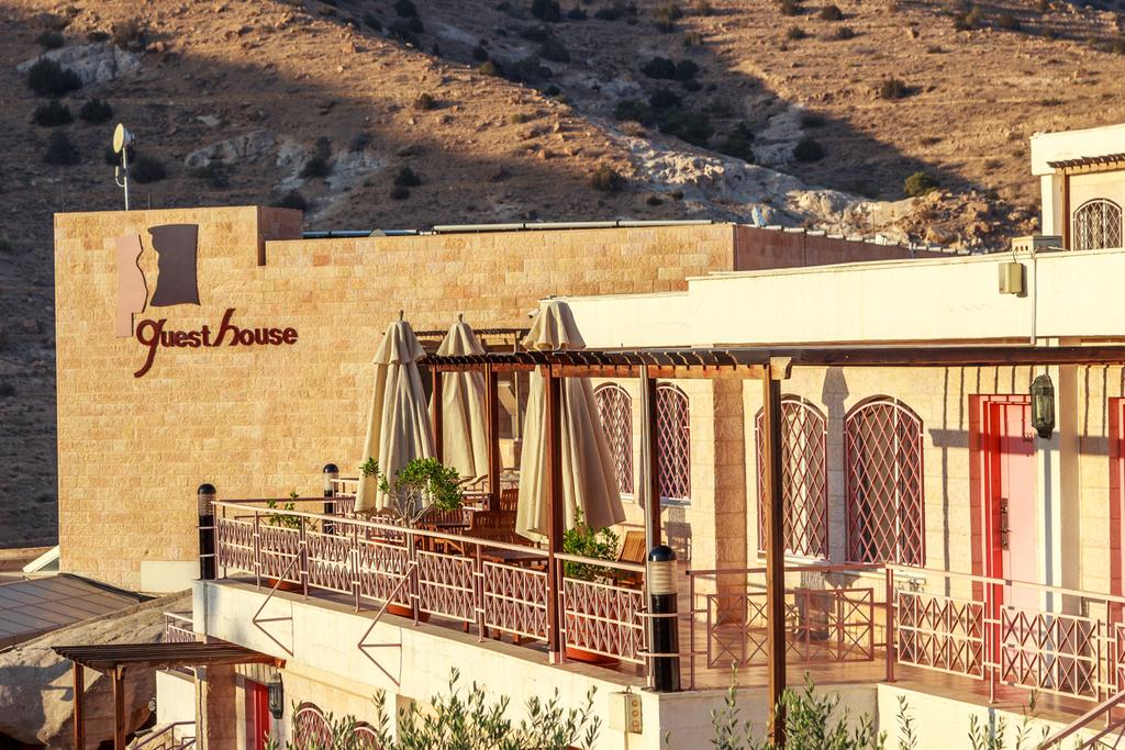 Petra Guest House, tourists photos
