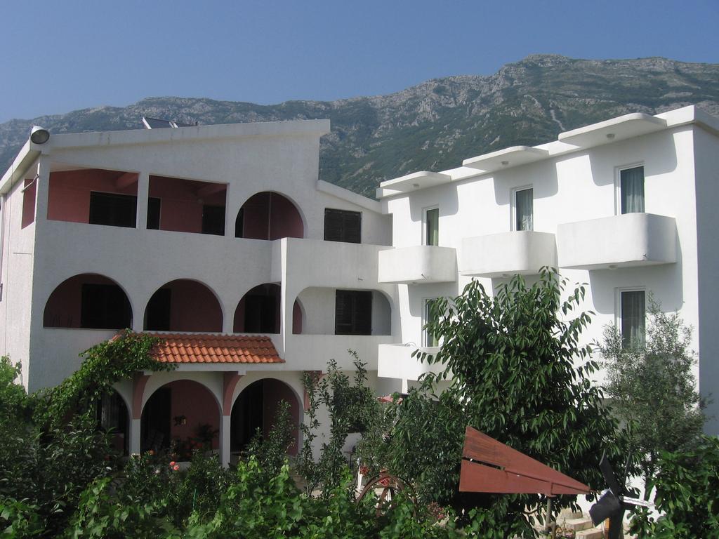 Hotel rest Pansion Casa Bianca Sutomore Montenegro