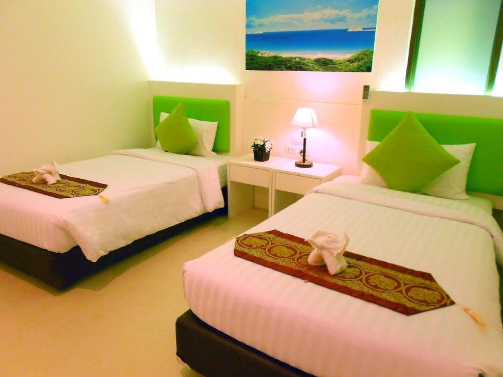 Armoni Patong Beach Hotel By Andacura (Narry Patong Phuket) Таїланд ціни