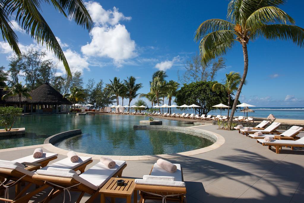 Горящие туры в отель Outrigger Mauritius Resort & Spa Маврикий