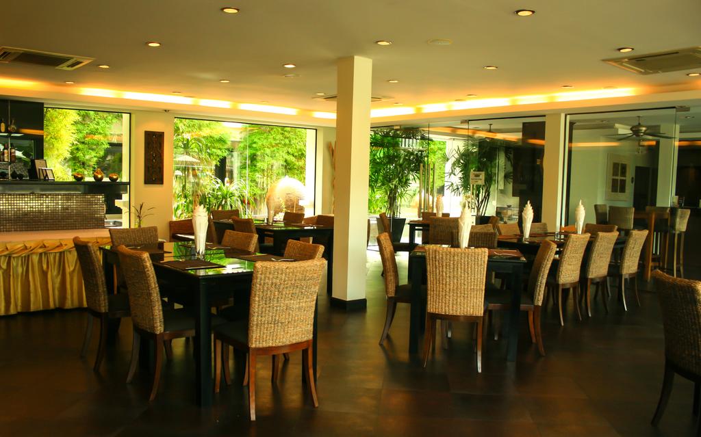 Pattaya Palm Grove Hotel ceny
