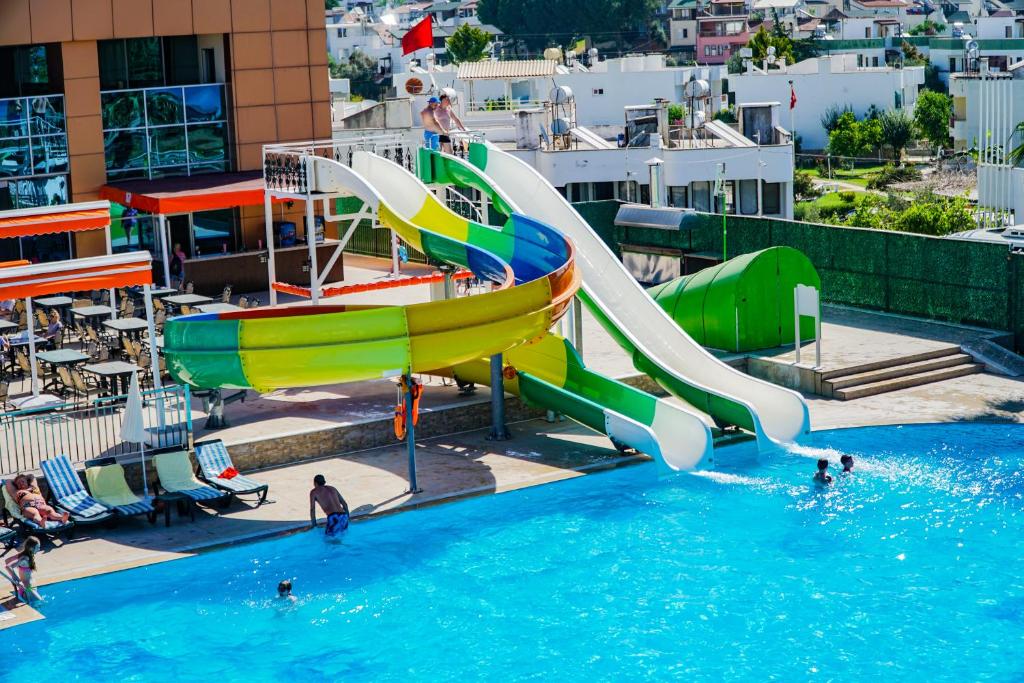 Throne Beach Resort & Spa (Ex.Throne Nilbahir), Турция