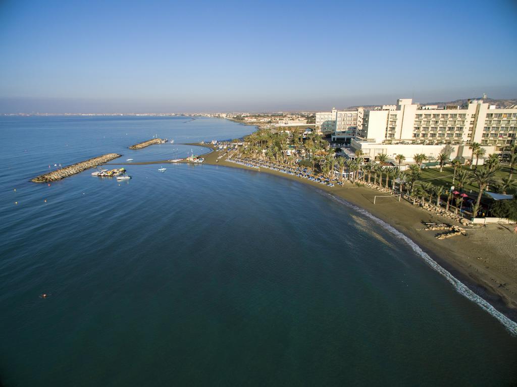 Відпочинок в готелі Golden Bay Beach Ларнака Кіпр