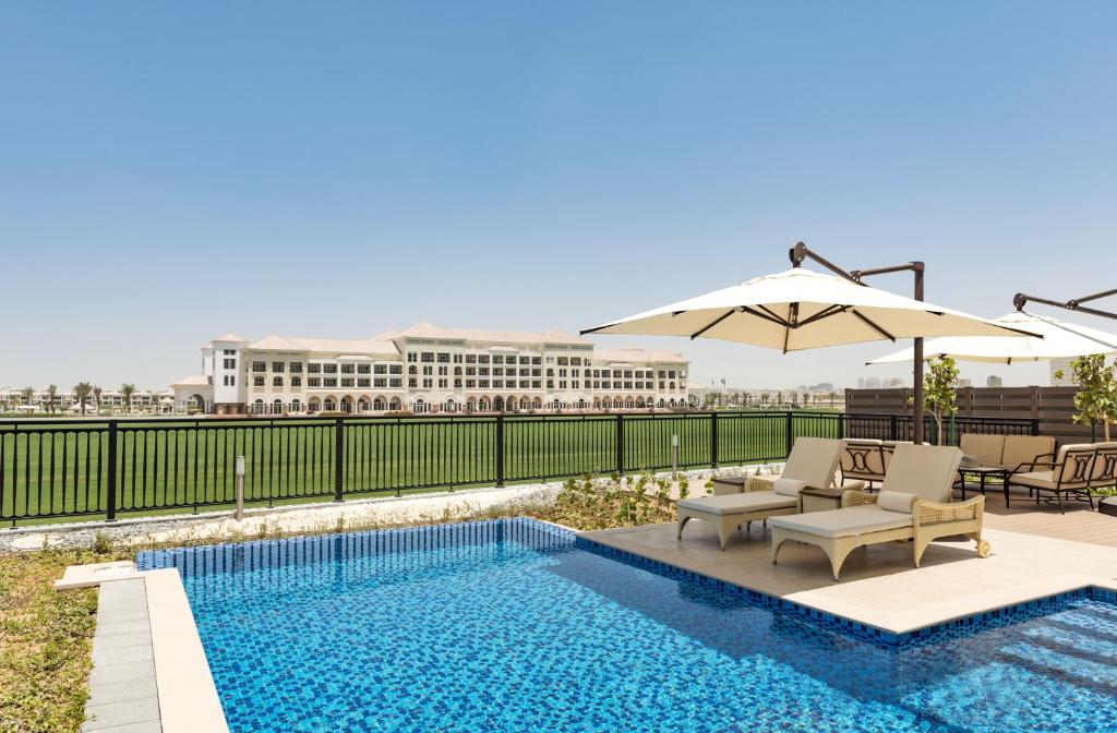 Отель, Дубай (город), ОАЭ, Al Habtoor Polo Resort (ex. The St Regis Al Habtoor Polo)