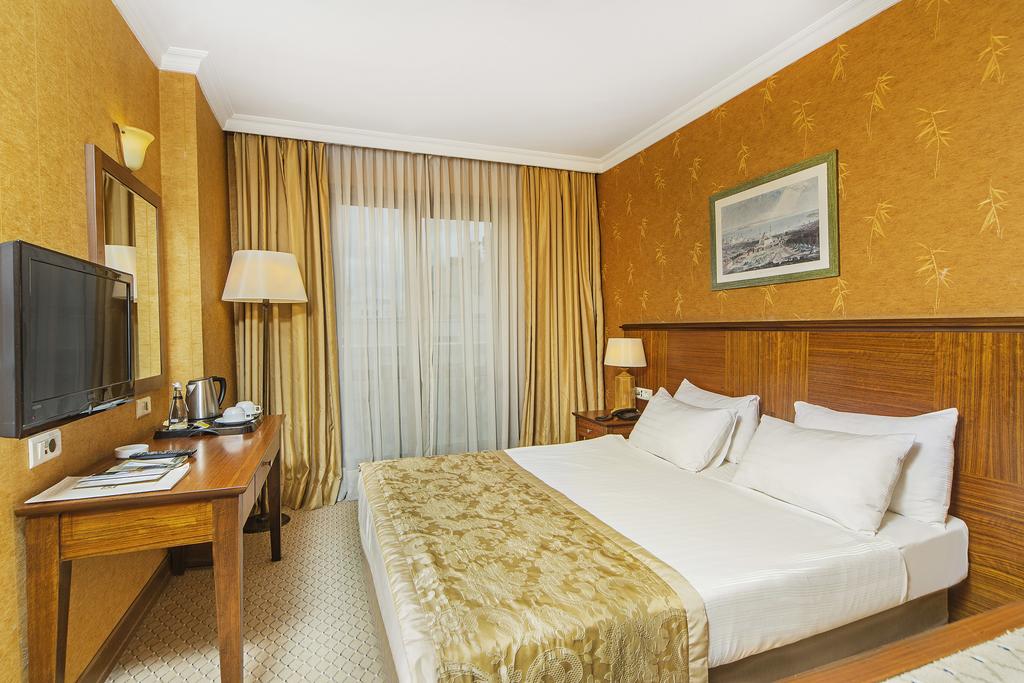 Горящие туры в отель Grand Oztanik Hotel Стамбул