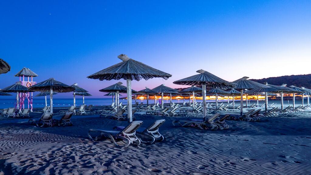 Цены в отеле Azul Beach Montenegro (Ex. Holiday Village & Long Beach)