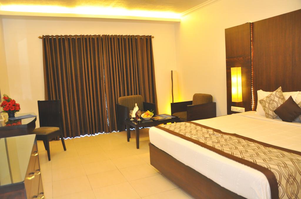 Отель, Baywatch Resort