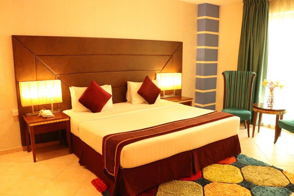 Фото готелю Al Manar Grand Hotel Apartment