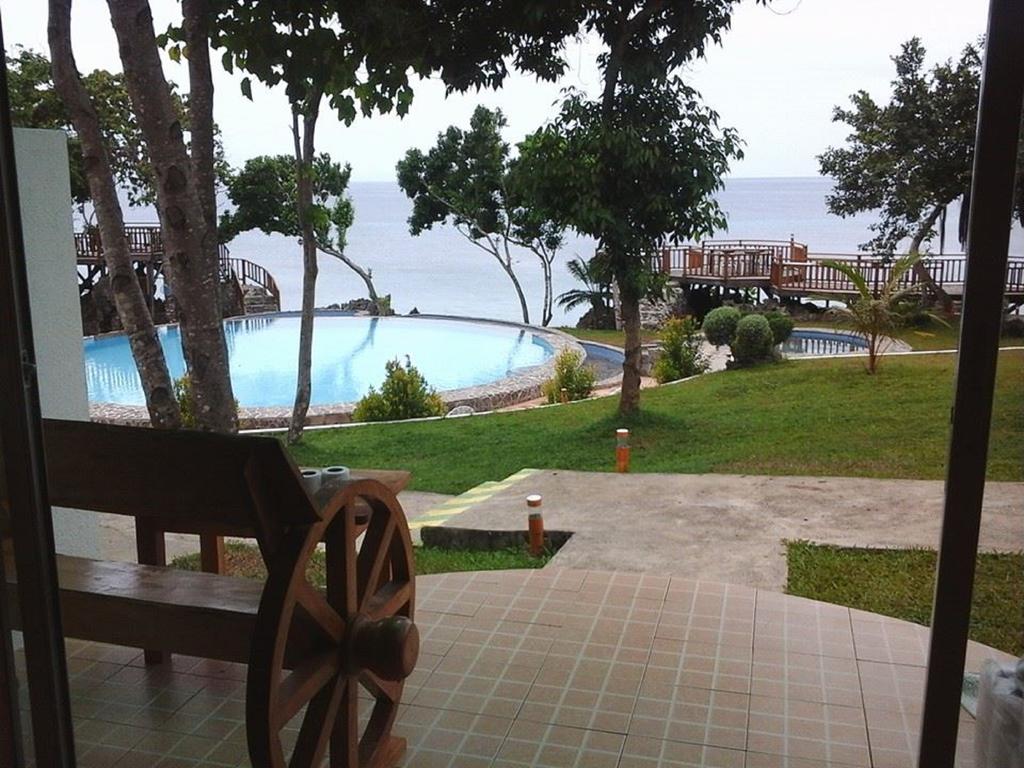 Горящие туры в отель East Coast White Sand Resort Бохол (остров)