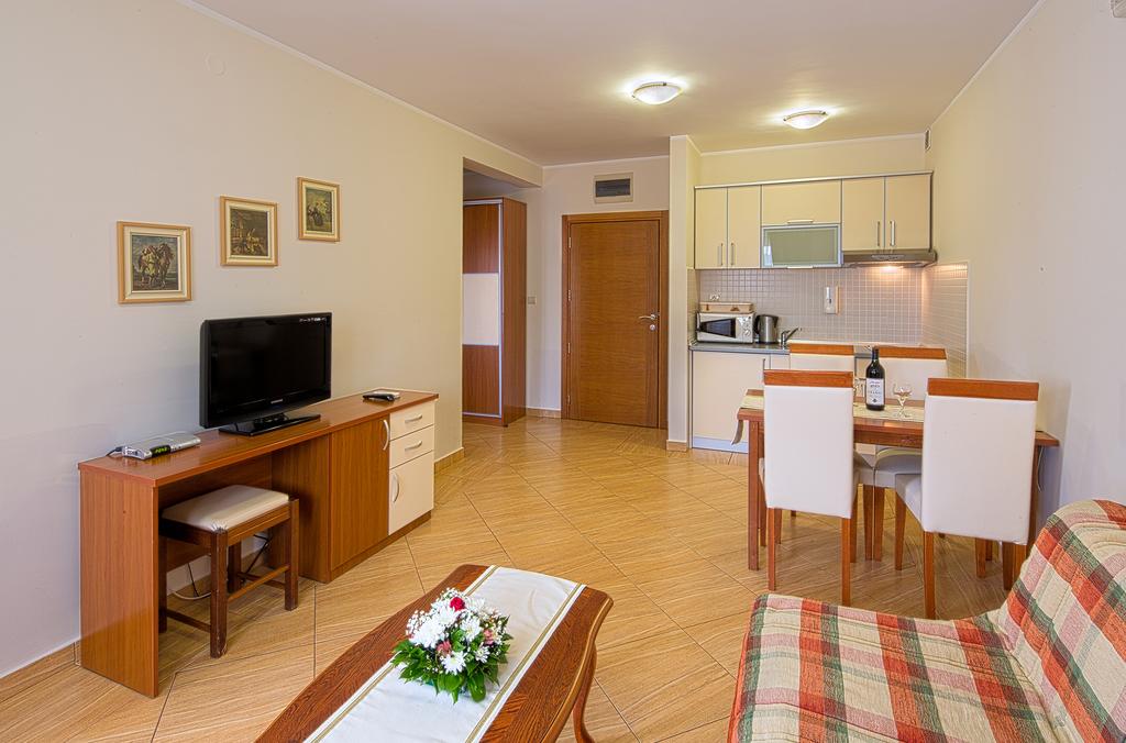 Hotel rest Apartments Holiday Lux