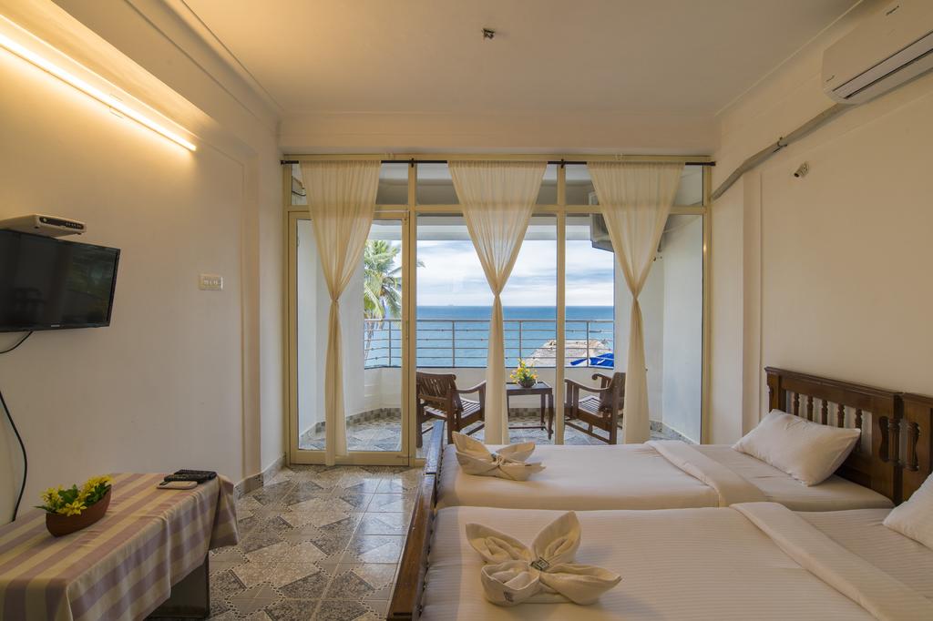 Відпочинок в готелі Surya Beach Resort