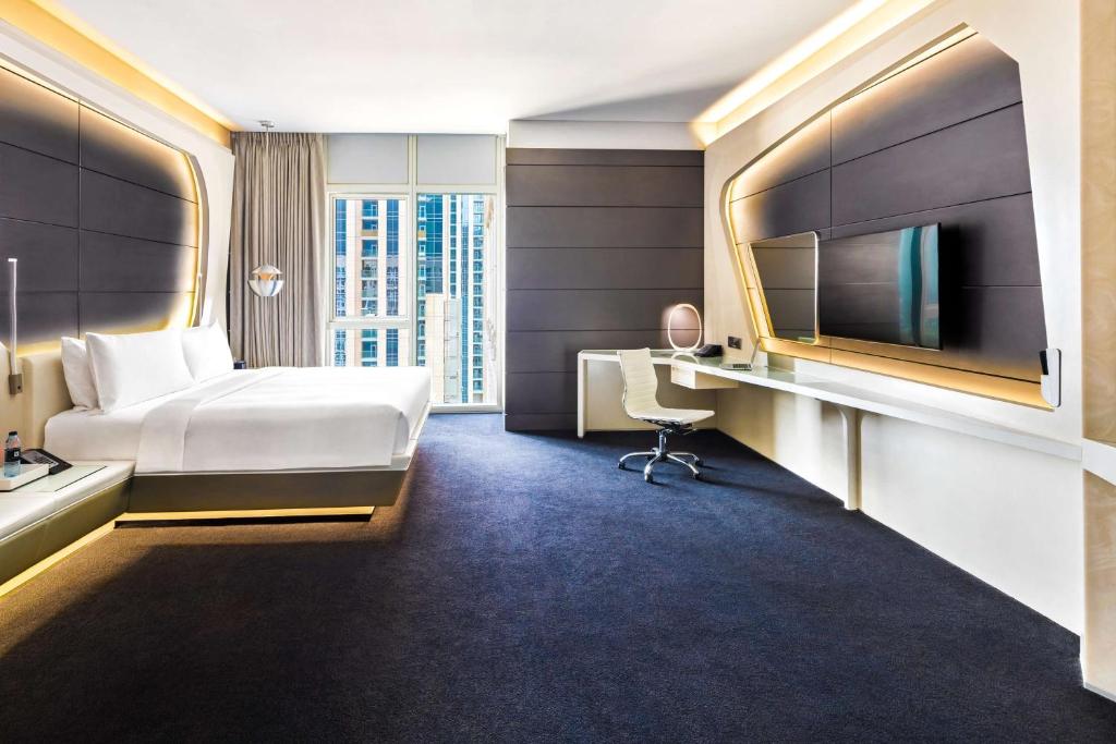 V Hotel Dubai, Curio Collection by Hilton фото и отзывы