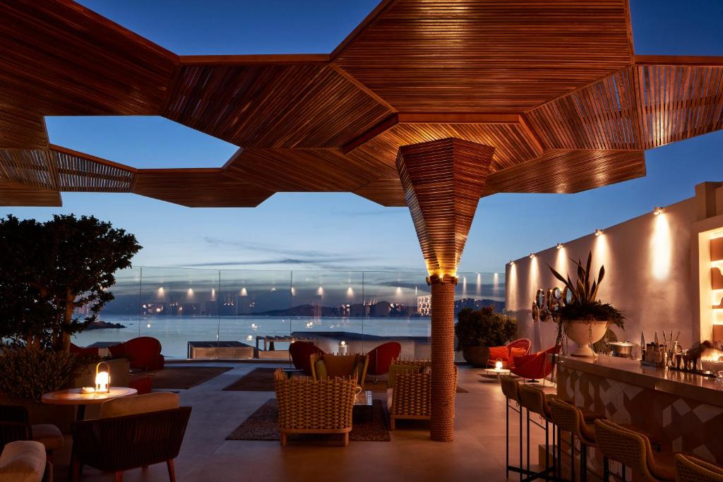 Готель, Міконос (острів), Греція, Myconian Naia Luxury Suites