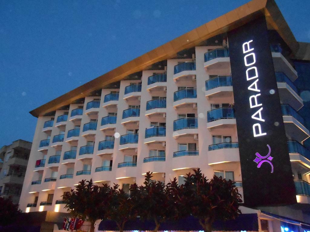 Reviews of tourists Parador Beach Hotel
