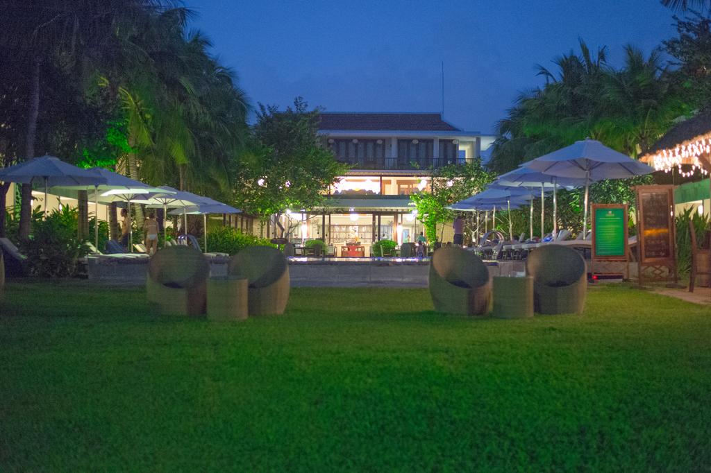 Отзывы об отеле Vinh Hung Emerald Resort