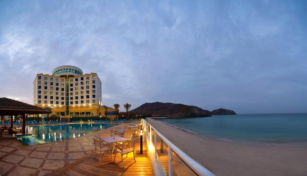 Oceanic Khorfakkan Resort & Spa, Zjednoczone Emiraty Arabskie, Fudżajra, wakacje, zdjęcia i recenzje