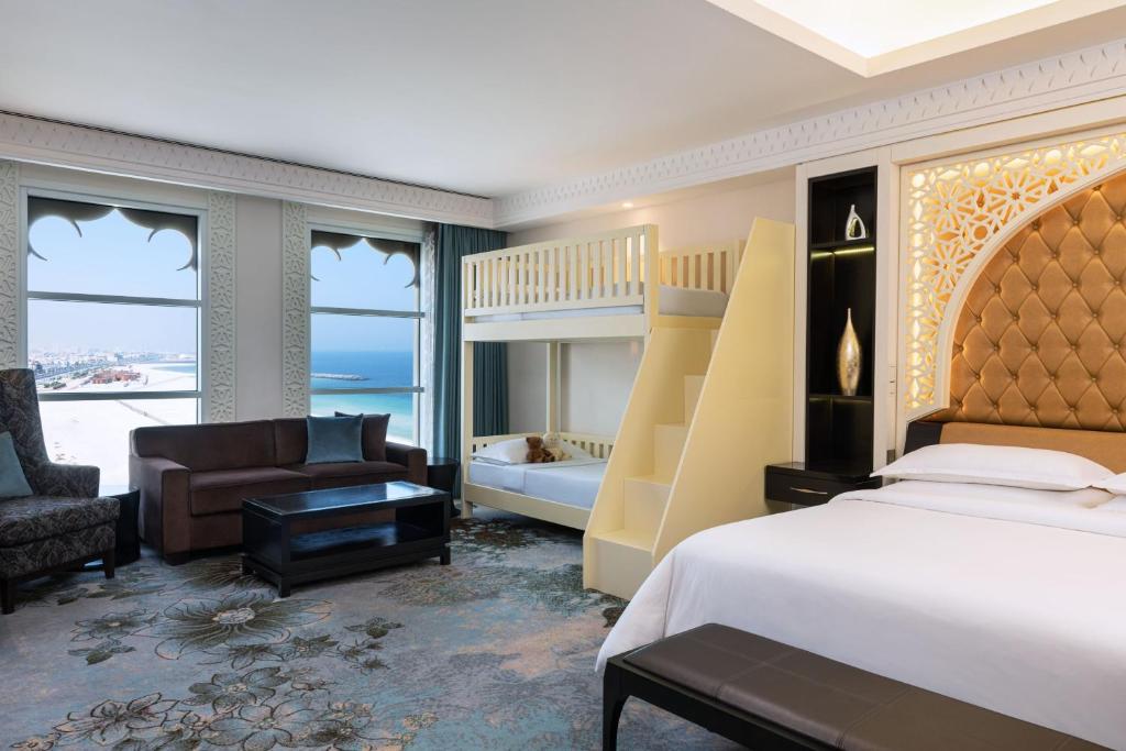 Odpoczynek w hotelu Sheraton Sharjah Beach Resort & Spa Szardża