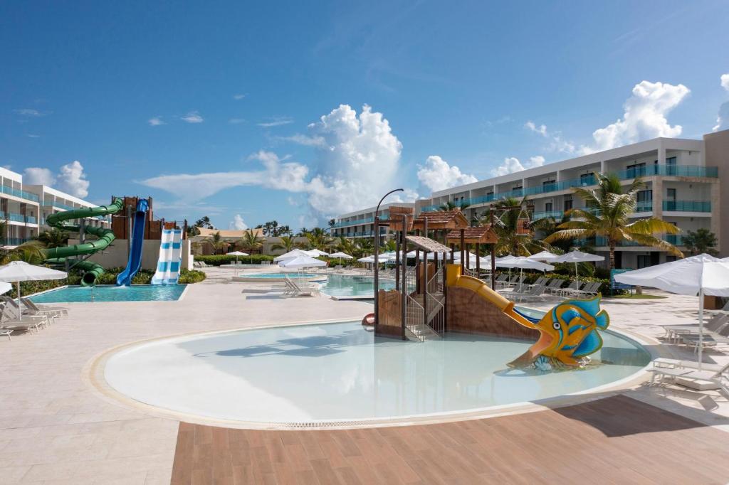Serenade Punta Cana Beach Spa & Casino фото туристів