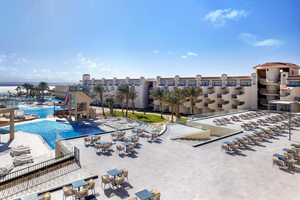 Горящие туры в отель The V Luxury Resort Сахль-Хашиш