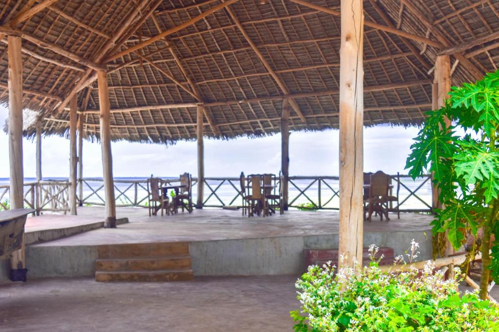 Уроа Coconut Tree Village Beach Resort