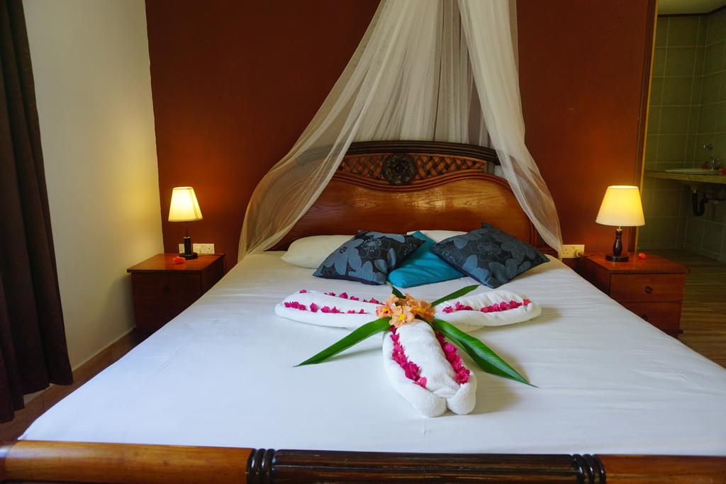 Горящие туры в отель Bamboo Chalet Ла-Диг (остров)