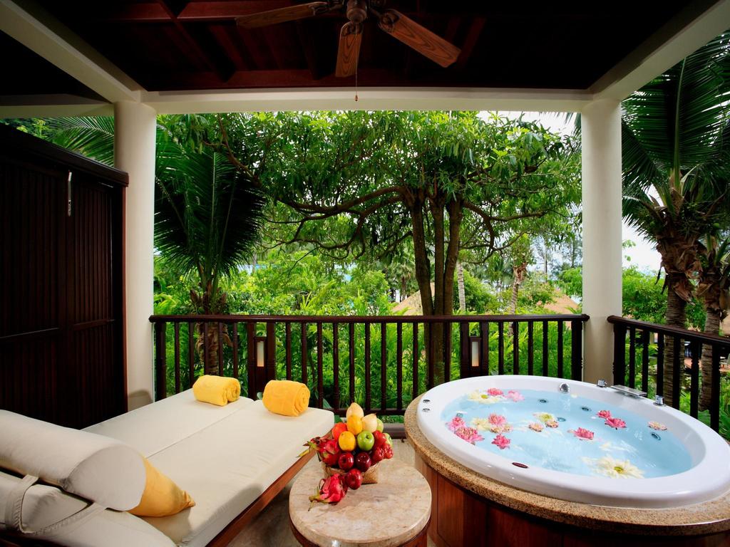 Krabi Centara Grand Beach Resort & Villas ceny