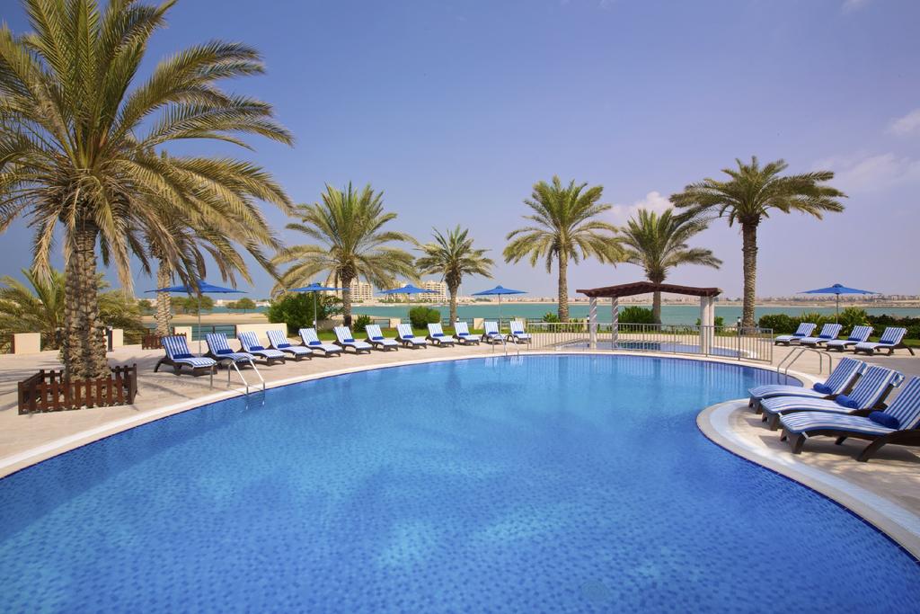 Ціни в готелі Hilton Al Hamra Beach & Golf Resort