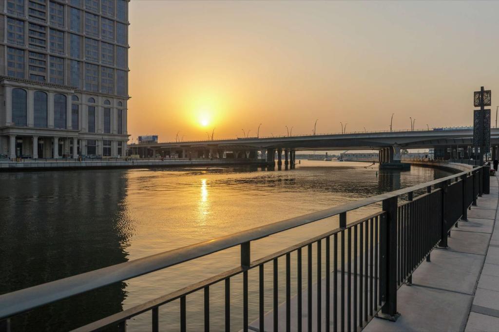 Hilton Dubai Al Habtoor City (ex. The Westin Al Habtoor City), Дубай (город), ОАЭ, фотографии туров