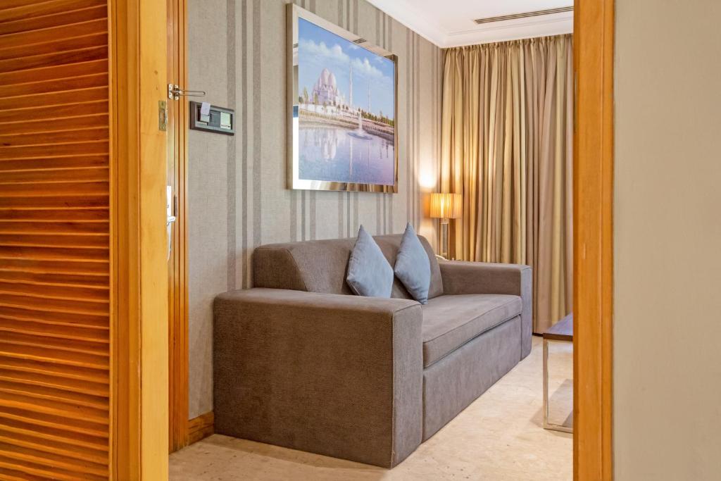 Hotel prices Dubai Marine Beach Resort & Spa