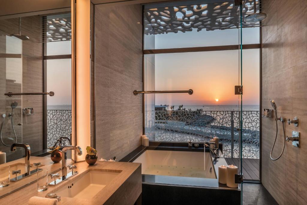 Дубай (пляжные отели) Bulgari Resort цены