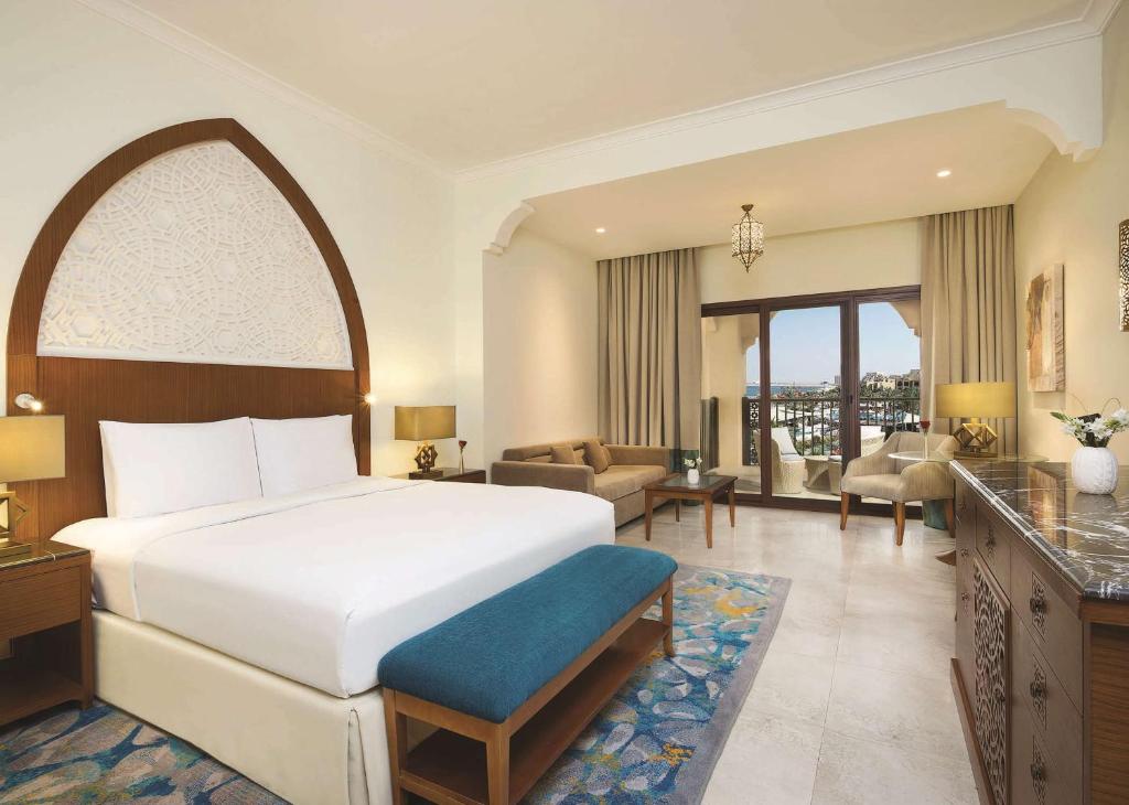 Готель, Doubletree by Hilton Resort & Spa Marjan Island