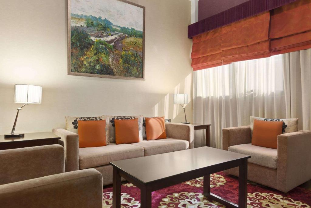 Отдых в отеле Ramada Hotel & Suites Ajman Аджман ОАЭ